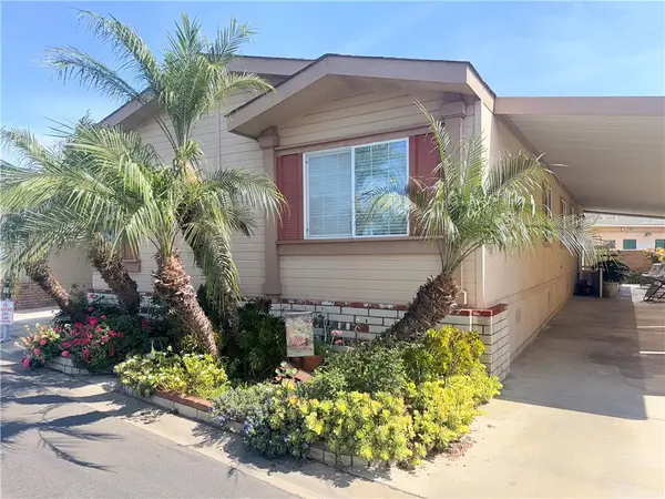 10681 Oak Street  #27, Los Alamitos, CA 90720