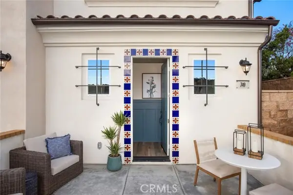 537 Gregory Way, Glendora, CA 91740