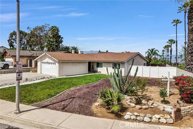 2111 Whitestone Drive, Riverside, CA 92506 - #2