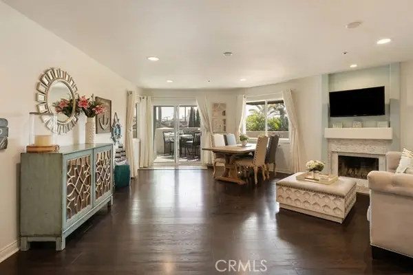 400 Lake  #105, Huntington Beach, CA 92648