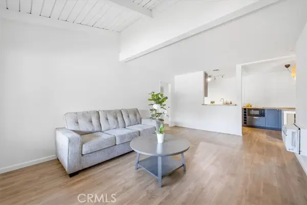 1040 Macarthur, Santa Ana, CA 92707