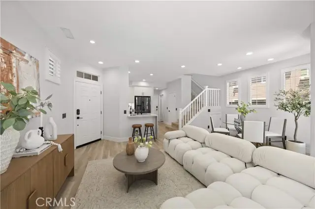 328 Flyers Ln, Tustin, CA 92782 - #1