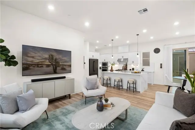 120 Frame, Irvine, CA 92618 - #3