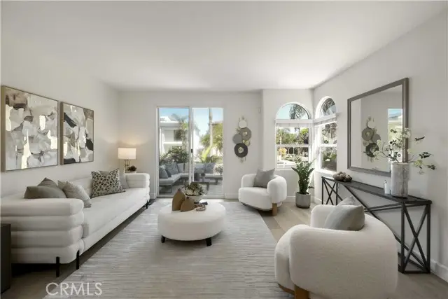 526 12th St, Huntington Beach, CA 92648 - #2