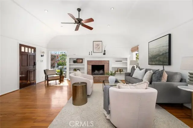 24 Via Di Roma Walk, Long Beach, CA 90803 - #3