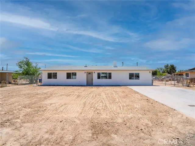 21865 Fox, Apple Valley, CA 92307 - #1