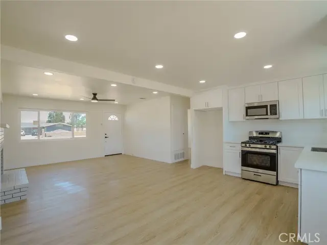 21865 Fox, Apple Valley, CA 92307 - #3