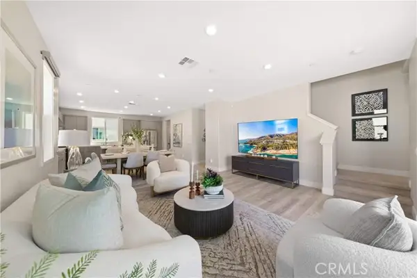 411 Chorus, Irvine, CA 92618
