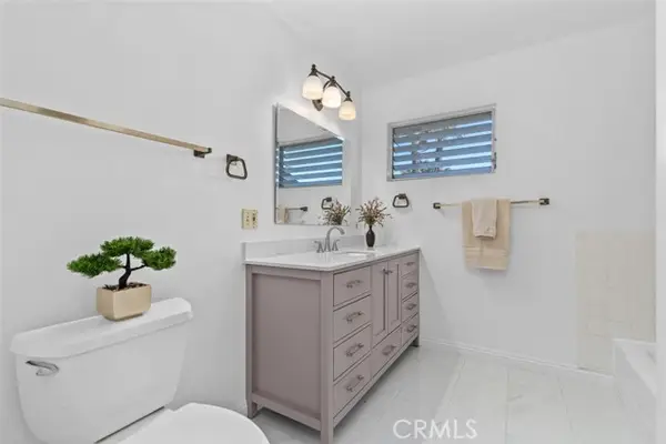307 Acacia  #A, Fullerton, CA 92831