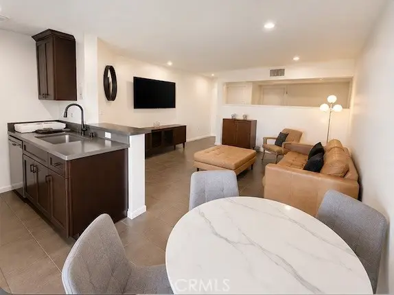 7320 Hawthorn Avenue  #318, Los Angeles, CA 90046 - #2