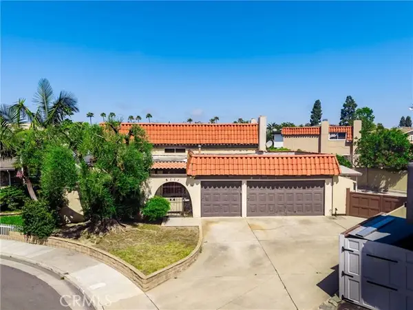 8111 Dartmoor Dr, Huntington Beach, CA 92646