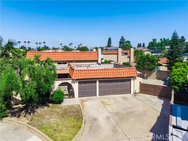 8111 Dartmoor Dr, Huntington Beach, CA 92646 - #2