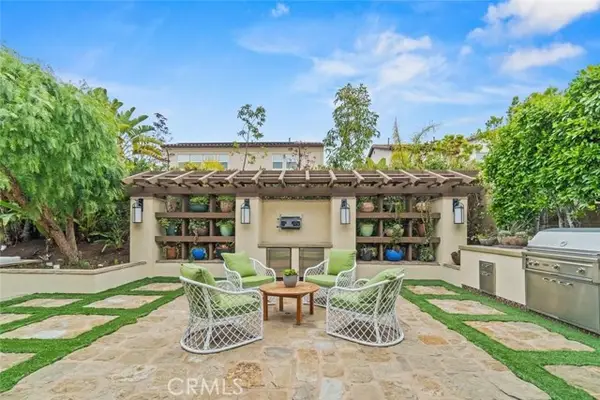 208 Radial, Irvine, CA 92618