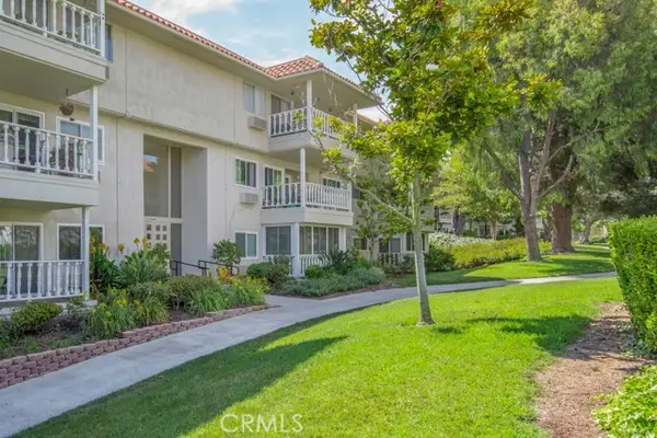 2400 Via Mariposa  #1A, Laguna Woods, CA 92637