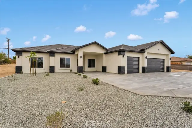 15561 Apple Valley Road, Apple Valley, CA 92307 - #2