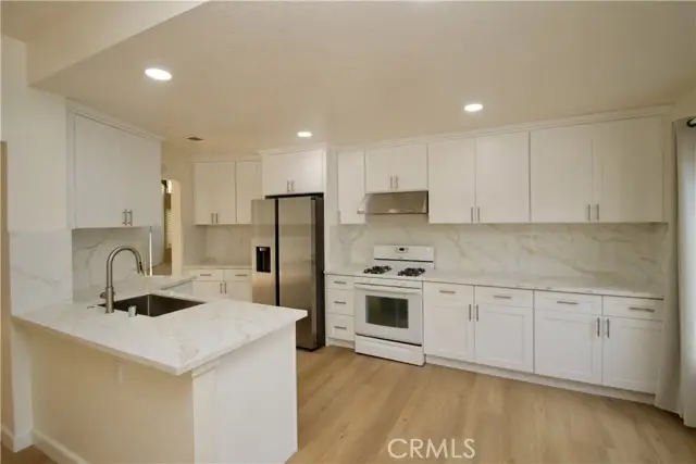 6 DEL AZUL, Irvine, CA 92614 - #3