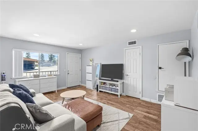 1554 Border  #B, Corona, CA 92882 - #1