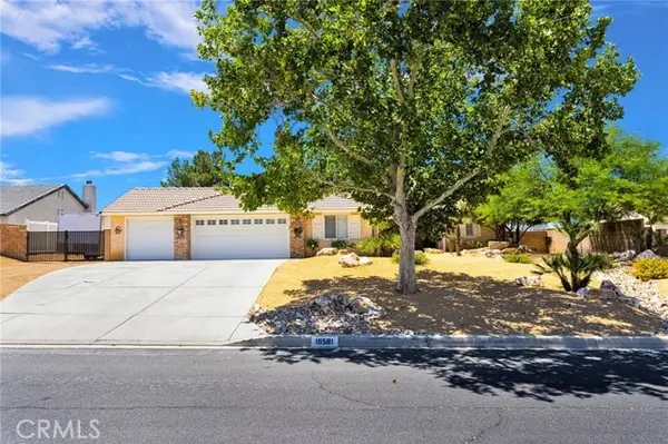 19581 Powhatan Rd, Apple Valley, CA 92308