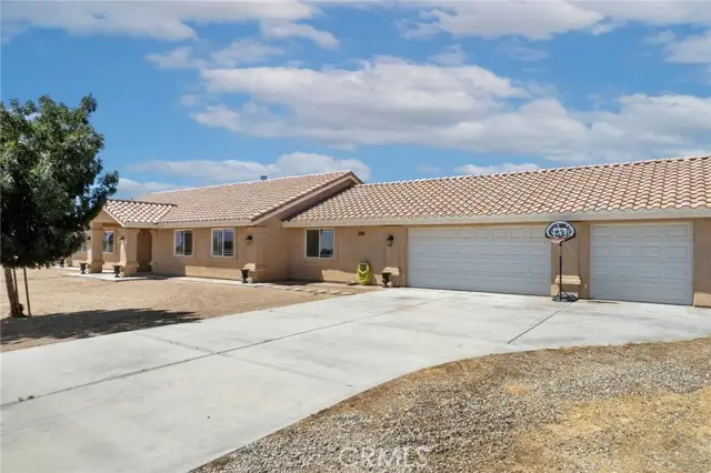11385 Trinity Road, Oak Hills, CA 92344 - #3