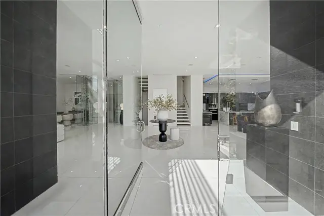 9459 Beverly Crest, Beverly Hills, CA 90210 - #3