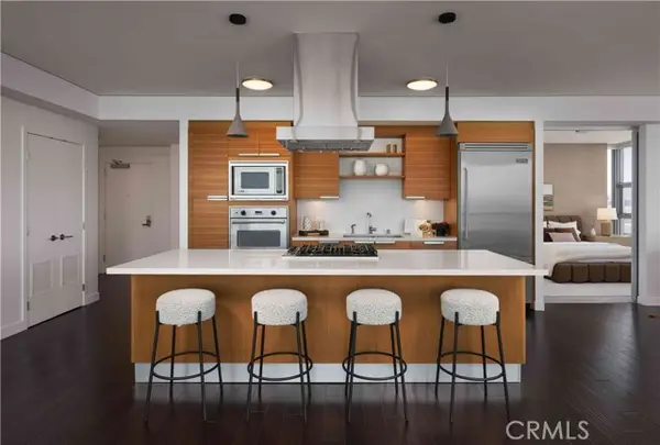 9 MacArthur Place  #608, Santa Ana, CA 92707