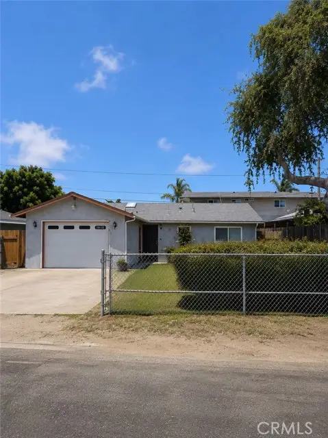 2285 La Verne, Oceano, CA 93445