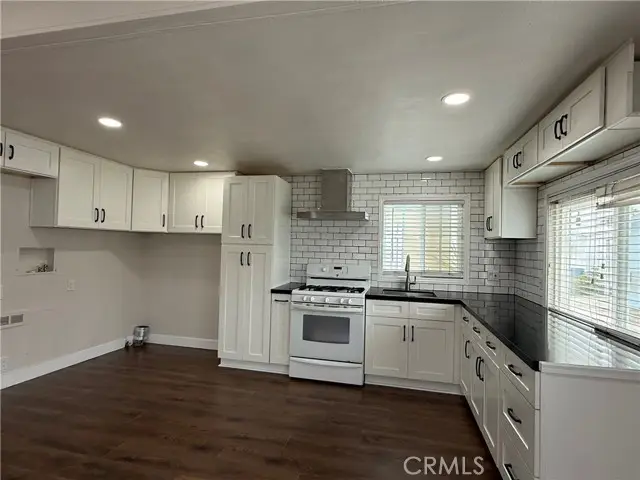 1741 Pomona Avenue  #21, Costa Mesa, CA 92627 - #3