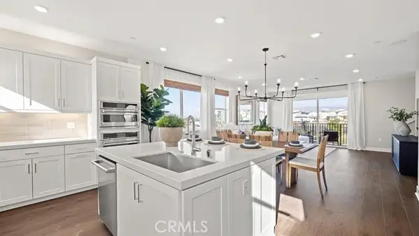 817 Sonia, Irvine, CA 92618