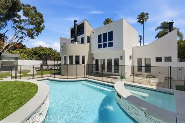 845 11th, Manhattan Beach, CA 90266 - #1