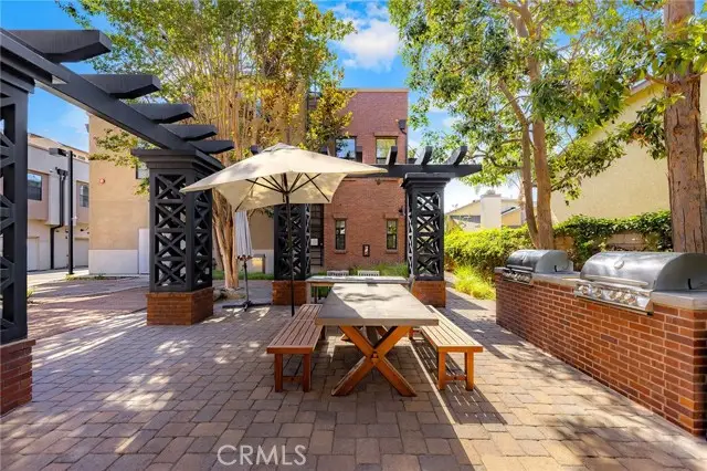 551 Maple Ave, Orange, CA 92868 - #2