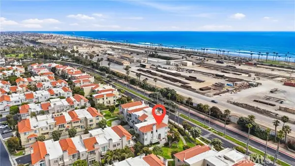 6051 Broadstone Circle, Huntington Beach, CA 92648