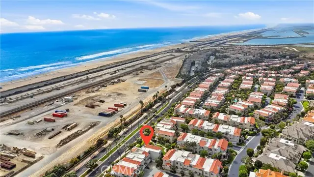 6051 Broadstone Circle, Huntington Beach, CA 92648 - #2