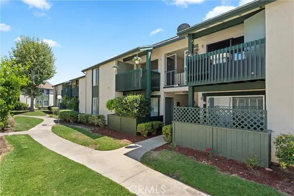 23282 Orange Avenue  #6, Lake Forest, CA 92630