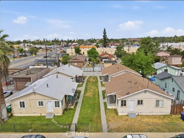 2208 Lake, Bakersfield, CA 93306 - #2