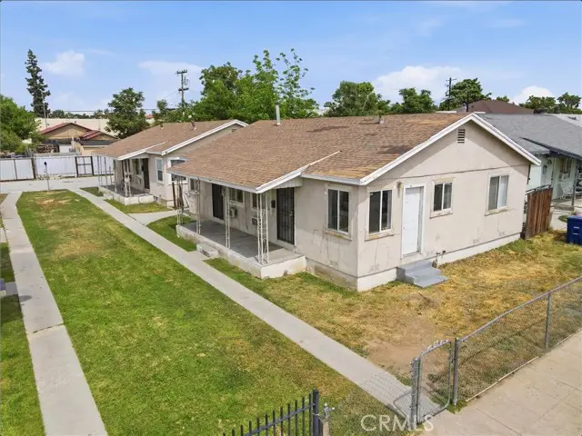 2212 Lake, Bakersfield, CA 93306 - #1