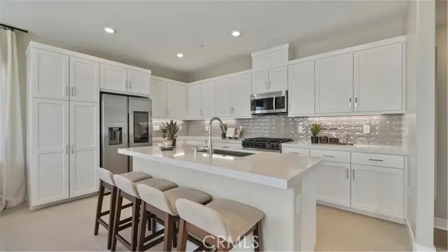 26862 Serif Place, Valencia, CA 91381 - #1