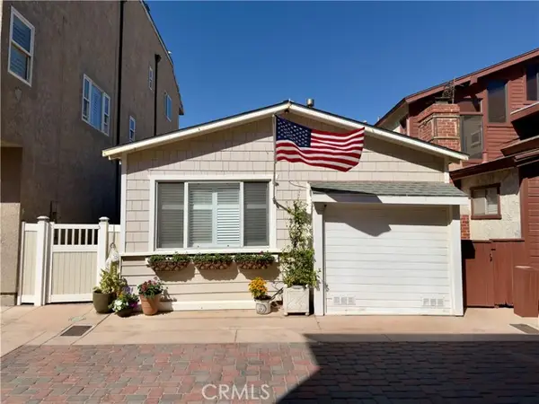 48 B Surfside Avenue, Surfside, CA 90743