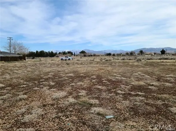 25 E Avenue Q2, Palmdale, CA 93550