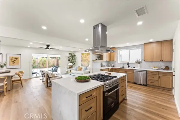 2218 Lewis, Santa Ana, CA 92706