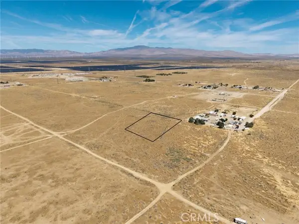 1 Astoria Avenue, Rosamond, CA 93560