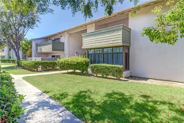 8633 Portola Court  #17-E, Huntington Beach, CA 92646
