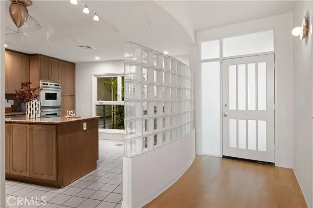 3019 3rd, Santa Monica, CA 90405 - #3