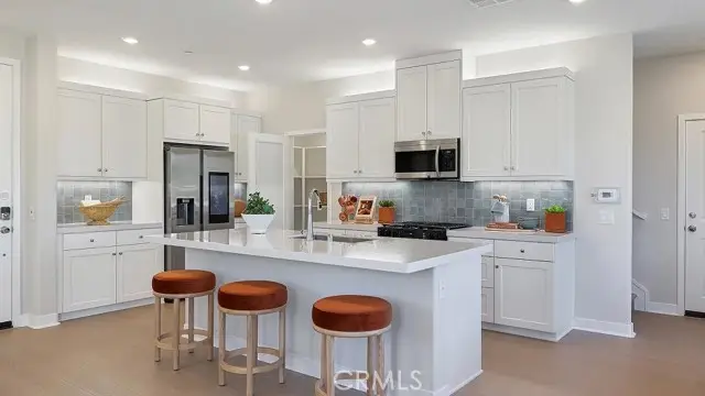 2207 Aneto Way, Santa Paula, CA 93060 - #1