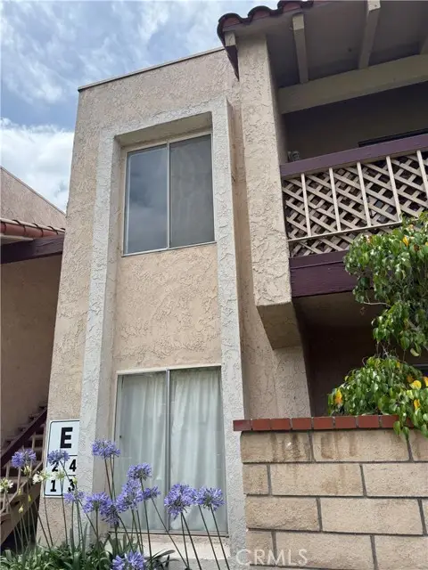 700 La Veta  #E4, Orange, CA 92868