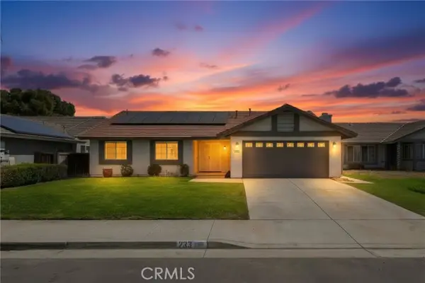 233 Castle Court, San Jacinto, CA 92583