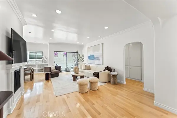11928 Kiowa  #105, Los Angeles, CA 90049