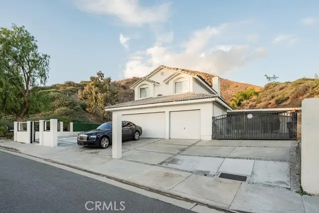 28491 Nicholas Circle, Saugus, CA 91350 - #2