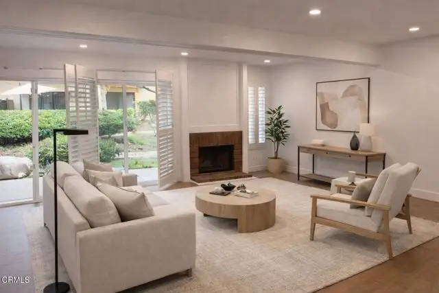 5720 Owensmouth Avenue  #125, Woodland Hills, CA 91367 - Image #1