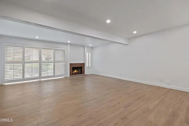 5720 Owensmouth Avenue  #125, Woodland Hills, CA 91367 - Image #2