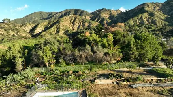 3689 Fair Oaks Avenue, Altadena, CA 91001